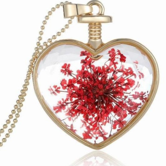 Host Pick🎉🎉 Glass Heart Pendant Floral Necklace - Picture 3 of 3